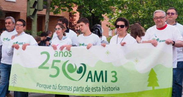 Representantes de AMI 3 promueven la participación de los vecinos en el desfile de Spanish Garrison en Tres Cantos
