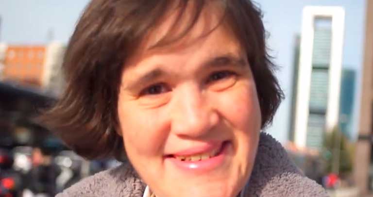 Una mujer con discapacidad que participó en el programa de empleo personalizado
