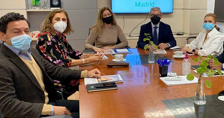 Representantes del Grupo Popular y de la Junta Directiva de Plena Inclusión Madrid