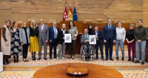 Foto de representantes políticos y de Plena Inclusión Madrid
