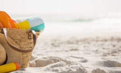 Bolsa de playa sobre la arena