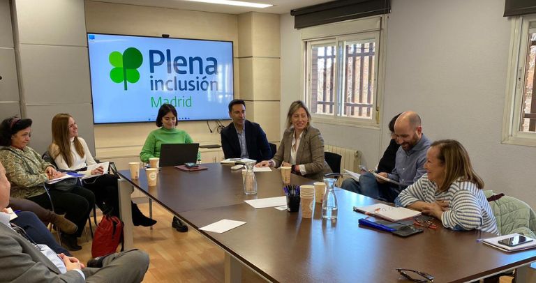 Visita de Alejandra Serrano a Plena Inclusión Madrid y reunión con el Grupo de Autismo