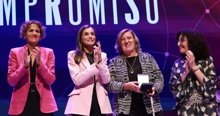 Plena inclusión recibe la Medalla de Oro de Cruz Roja Española en un acto presidido por la Reina Letizia